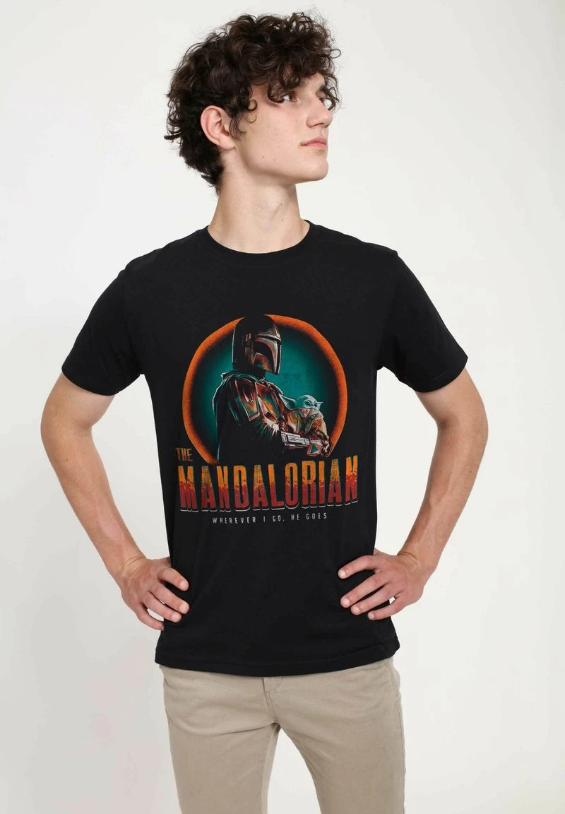 Henry Tiger Unisex STAR WARS: THE MANDALORIAN - MADEWORN MANDO - T-Shirt Print - Black 3 Henry Tiger Unisex STAR WARS: THE MANDALORIAN - MADEWORN MANDO - T-Shirt Print - Black – Bild 3
