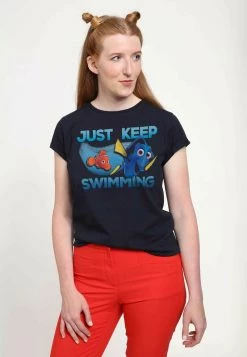 Henry Tiger Damen PIXAR JUST SWIMMING - T-Shirt Print - Navy Blue 8 Henry Tiger Damen PIXAR JUST SWIMMING - T-Shirt Print - Navy Blue -Günstiges Henry Tiger Geschäft c4cee70f8b784b6f8f598000652667db