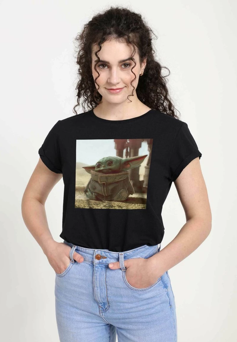 Henry Tiger Damen STAR WARS: THE MANDALORIAN - TINY GREEN - T-Shirt Print - Black 3 Henry Tiger Damen STAR WARS: THE MANDALORIAN - TINY GREEN - T-Shirt Print - Black – Bild 3